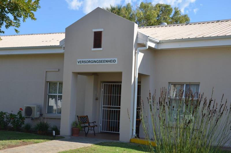 2 Bedroom Property for Sale in Oudtshoorn Western Cape